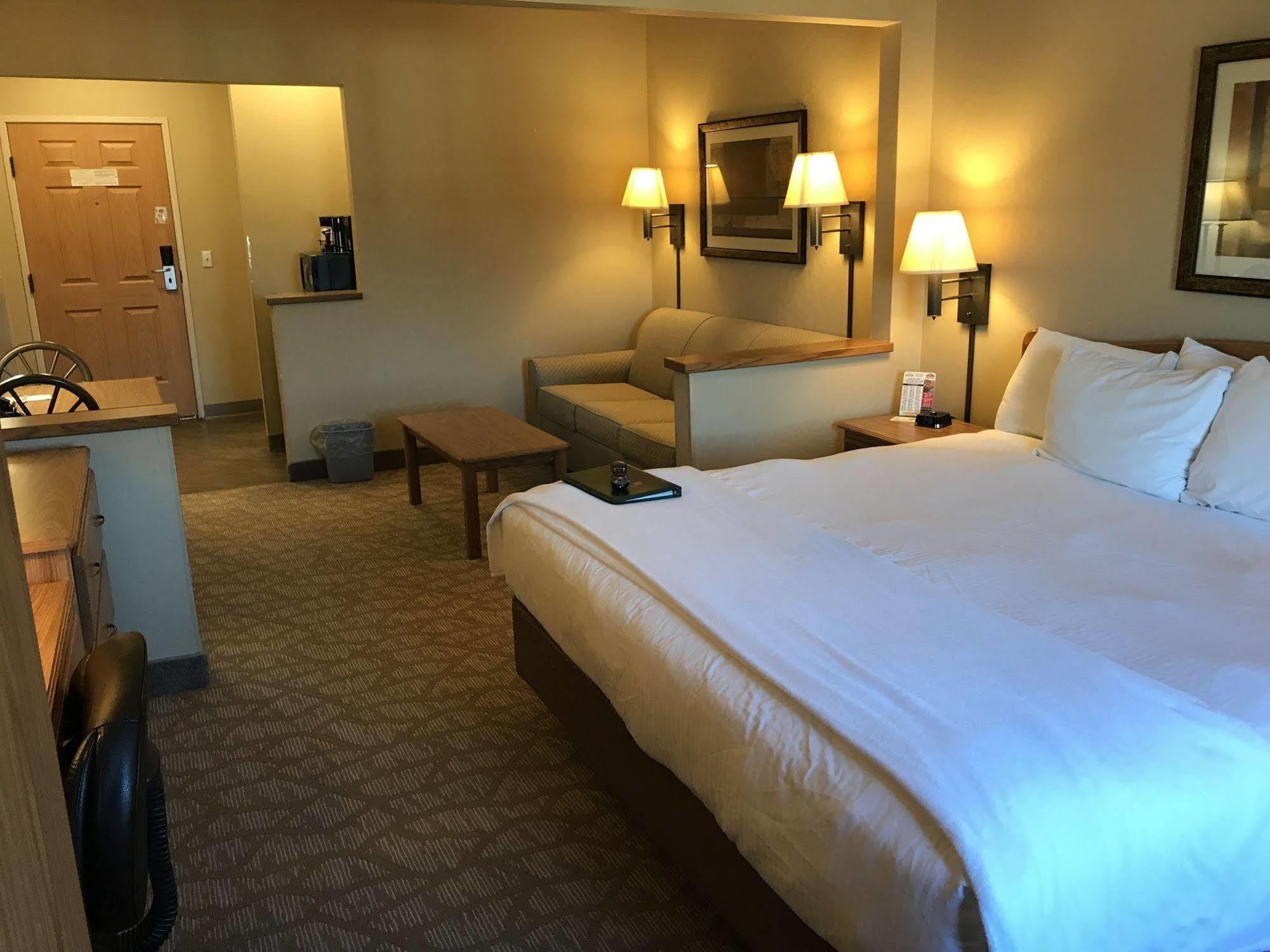 Everspring Suites Bismarck Buitenkant foto